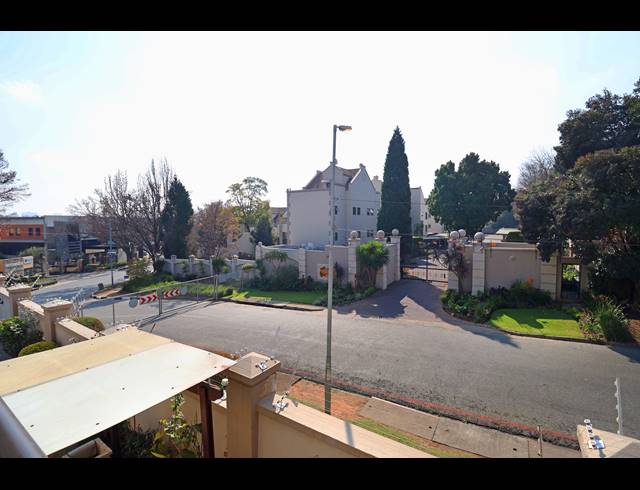 3 BEDROOM APARTMENT FOR SALE IN WAVERLEY